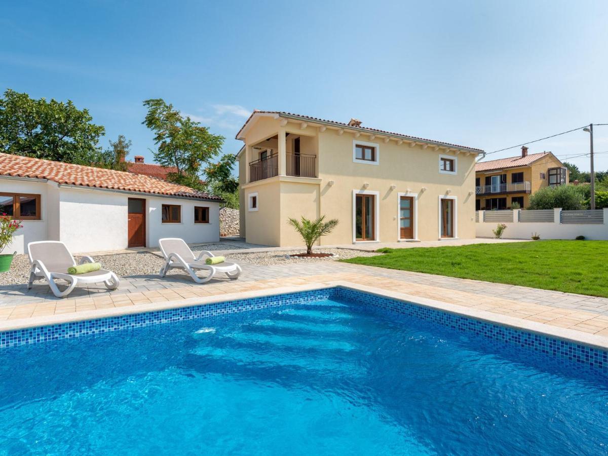 Tranquil Holiday Home In Labin With Private Swimming Pool Exteriör bild