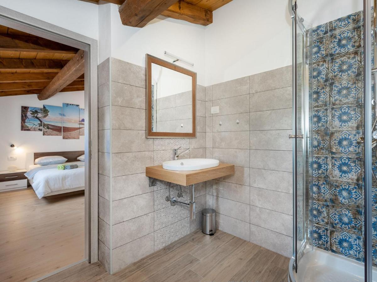 Tranquil Holiday Home In Labin With Private Swimming Pool Rum bild